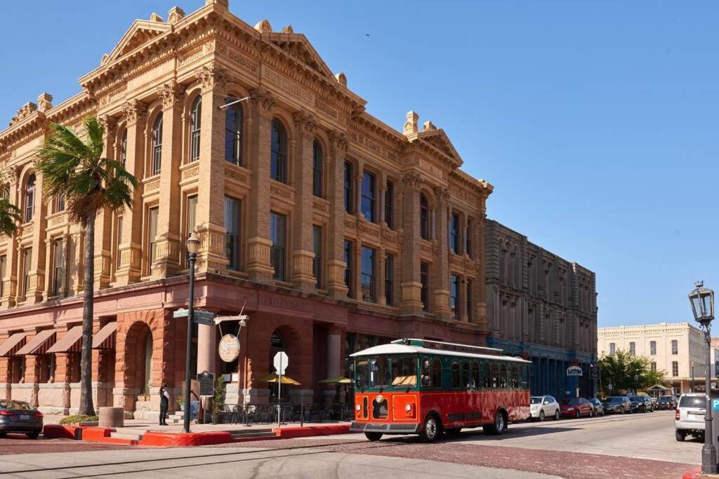 The Q Loft Galveston Villa ภายนอก รูปภาพ